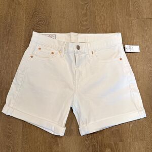 GAP girlfriend shorts in white Size 2 NWT